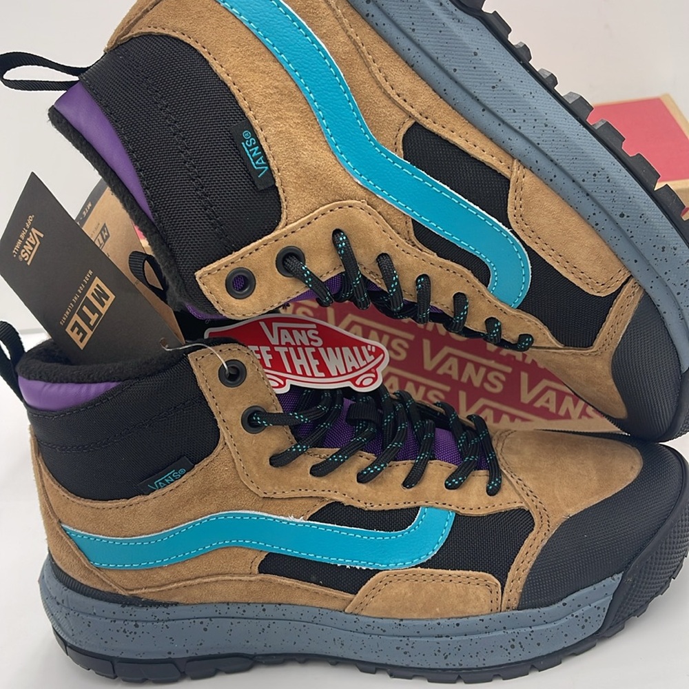Vans WMNS High-Top Sneakers Boots Blue and Tan Accents Ultrarange Exo
Tobacco - Picture 15 of 16